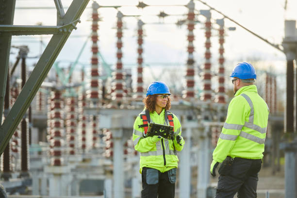 Best Licensed Electrician  in El Valle De Arroyo Seco, NM