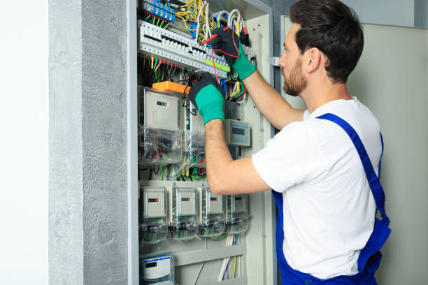 Best Affordable Electrician  in El Valle De Arroyo Seco, NM